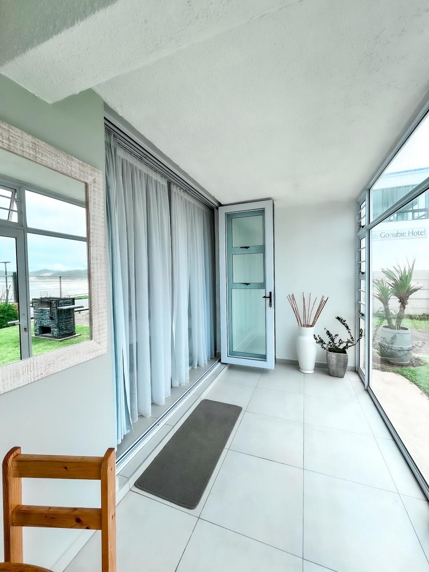 Bayview Seafront Apartment East London Exterior photo